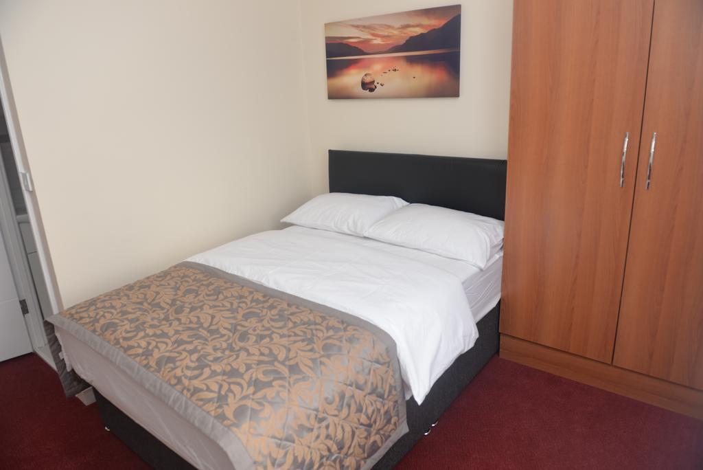 Global 3* London