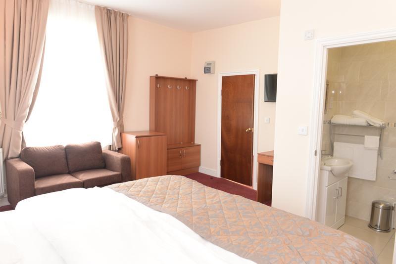 Global 3* London